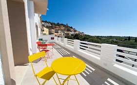 Velis - Art & Hospitality Guest House
